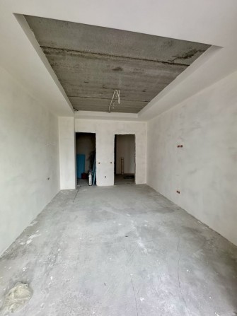 Простора 3-кімнатна квартира з частковим ремонтом – вул. Хіміків, 23б - фото 1