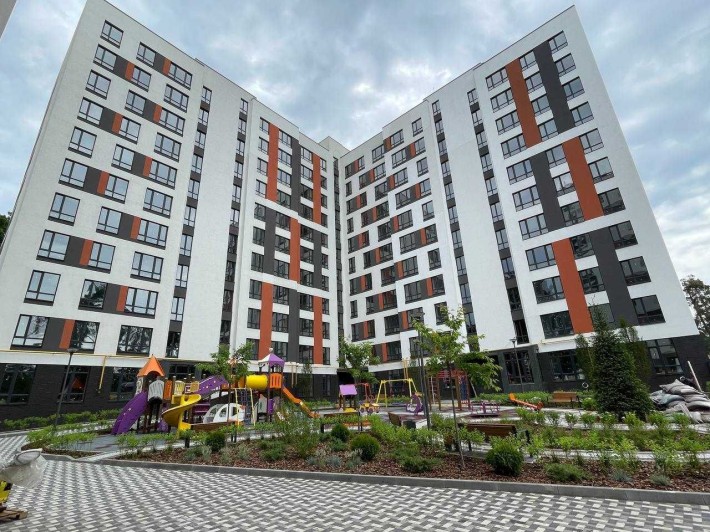 Продається 2-кімнатна квартира 61,5 метрів в центрі міста - фото 1