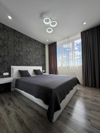 Продам круту 2к квартиру з авторським ремонтом - фото 1