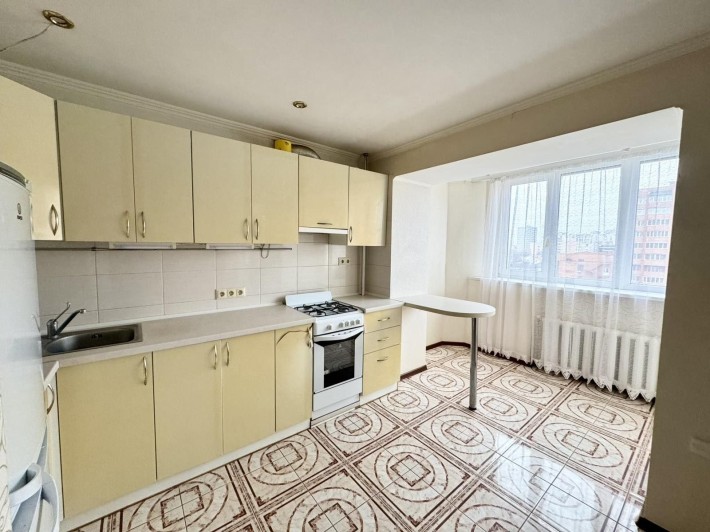 Продаж 3К квартири вул. Йови 3 - фото 1