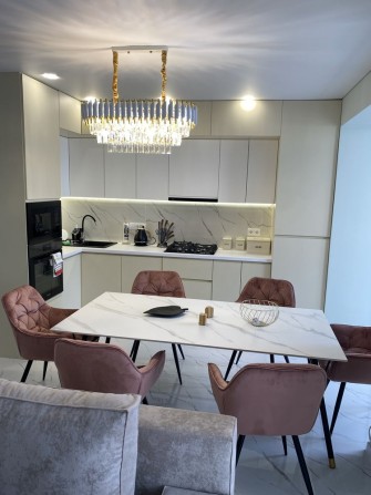 Продажа 2к квартиры у центрі 67 кв. м на ул. Высочана Семена 18 - фото 1