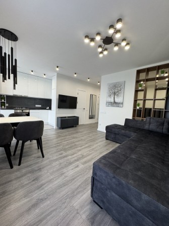 Продам 1.5 кімнатну квартиру в центрі - фото 1