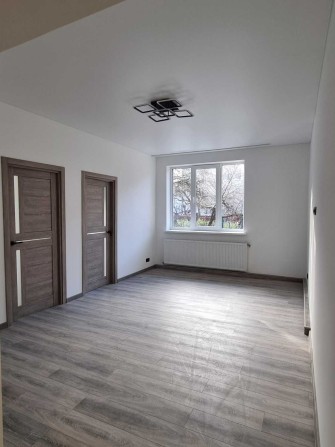 Продам 3-кімнатну квартиру в центрі - фото 1