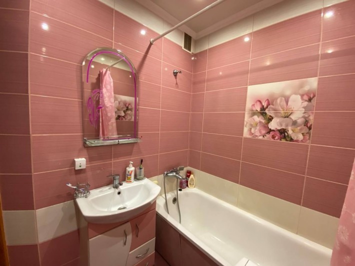 Продам 3х кімнатну квартиру з індивідуальними опаленням - фото 1