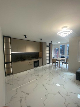 Продам простору квартиру - фото 1