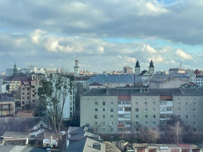 Продаж 2 км квартири в самому центрі міста. Переуступка - фото 1