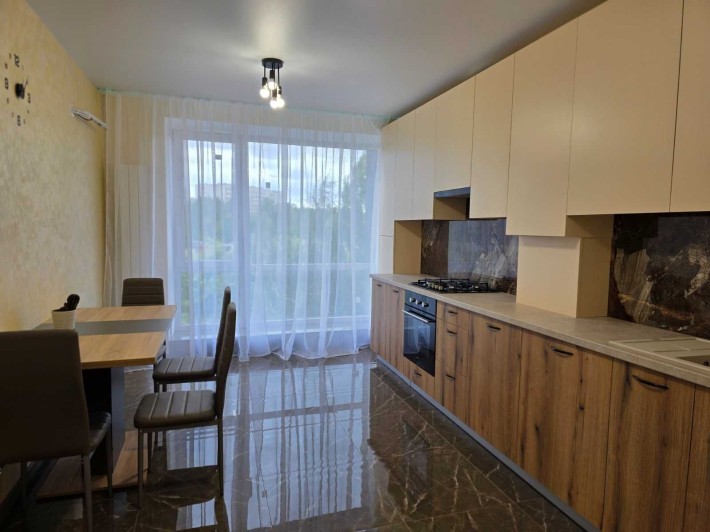 Продам 2 кімнатну квартиру з новим ремонтом у місті Буча - фото 1