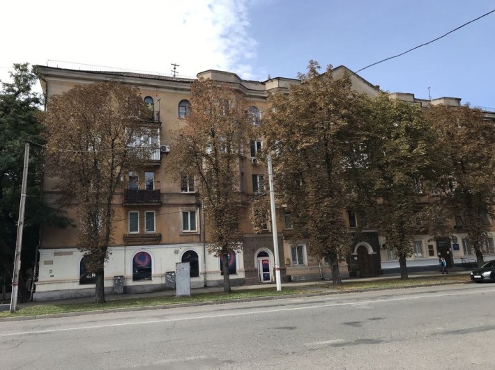 ВНИМАНИЕ, отличная 3-х ком. сталинку в ЦЕНТРЕ ГОРОДА - фото 1
