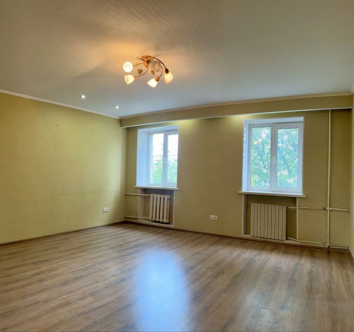 5-ти комн центр, ул Украинская, 118 4/5, кирп дом - фото 1