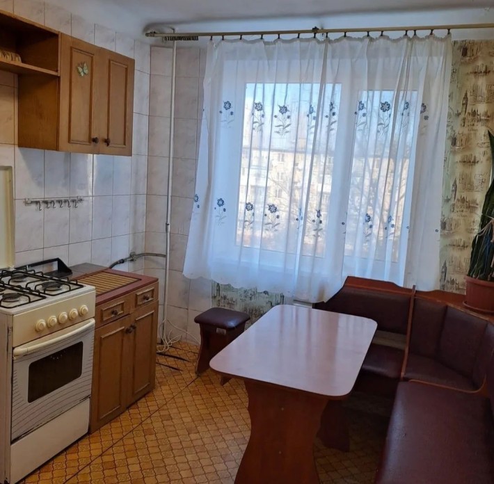 Продам 1 комнатную квартиру в спальном районе - фото 1