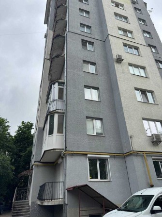 Трикімнатна квартира. Готова до ремонту в центрі міста - фото 1