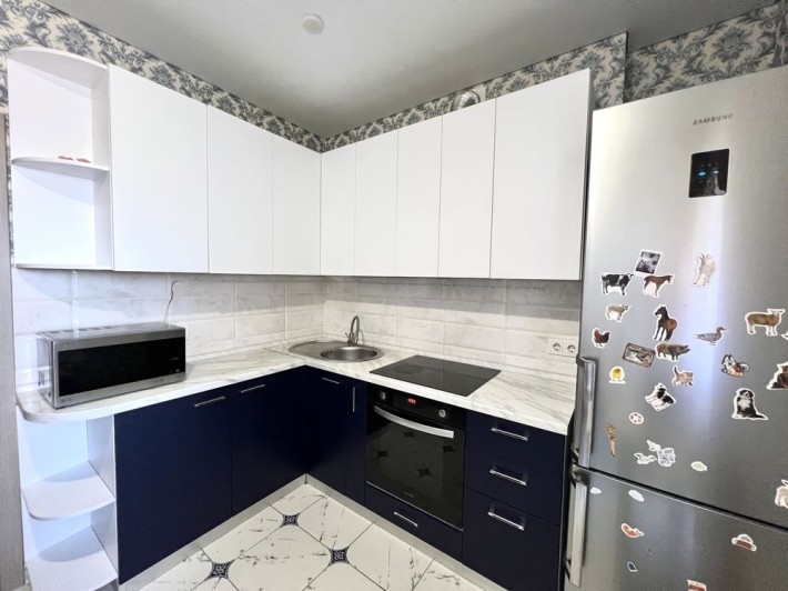 Продам простору однокімнатну квартиру 42м2 ! - фото 1