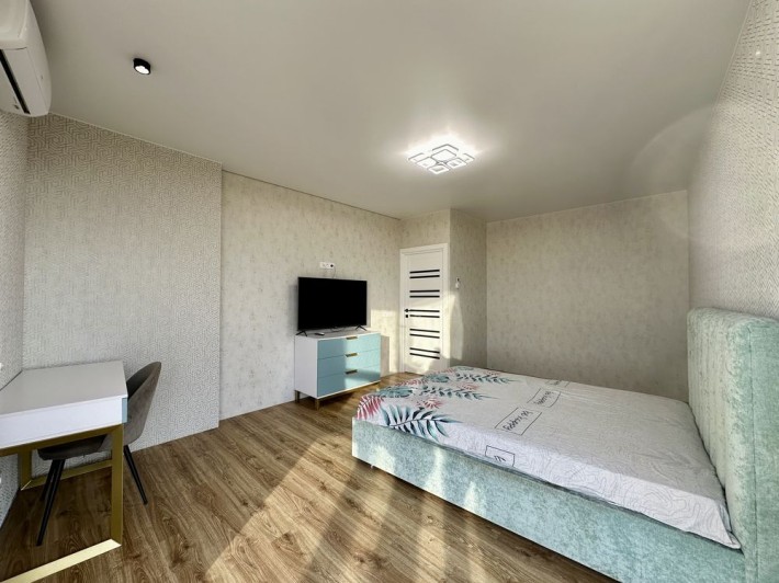 Продам євро 3 кімнатну квартиру з ремонтом та меблями - фото 1