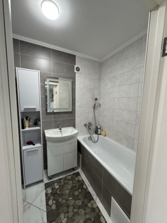 Продам 2-х км квартиру - фото 1
