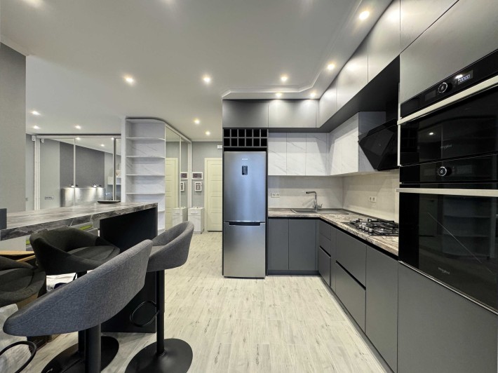 Евродвушка с дизайнерским ремонтом, 40м2, газ, 2 этаж, без комиссии! - фото 1