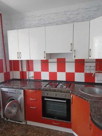 Продається простора 2 кім квартира з меблями та технікою - фото 1