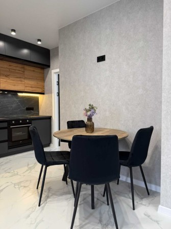 Продам ГАРНУ 2к квартиру з новим ремонтом, меблями. єОселя/СЕРТИФІКАТ - фото 1