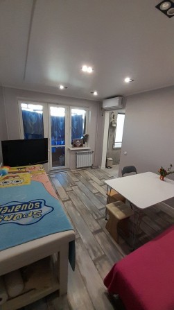 3х кім. кв. 3/5 авт опалення, пл. Захисників України (пл. Визволення). - фото 1