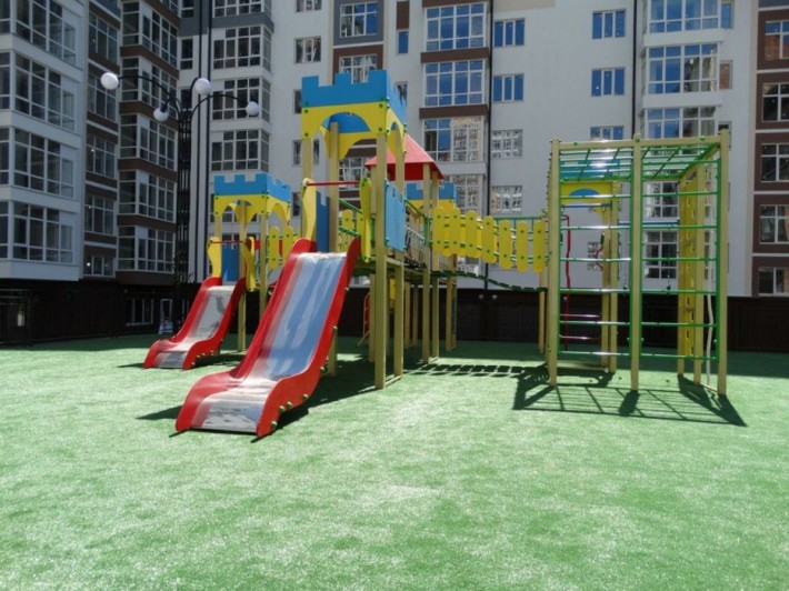 Здана, 3-кімн, в Центрі, р-н Бандери-Сахарова, біля гот.Надії - фото 1