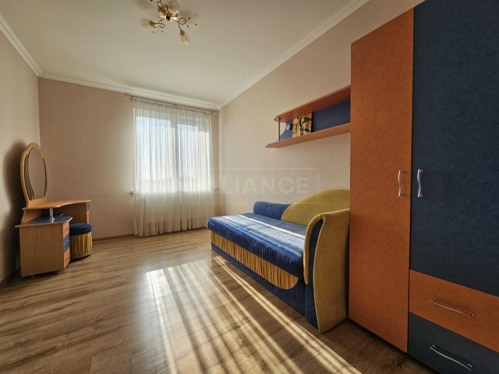 Велика 3кім квартира з ремонтом,продаж по постанові - фото 1