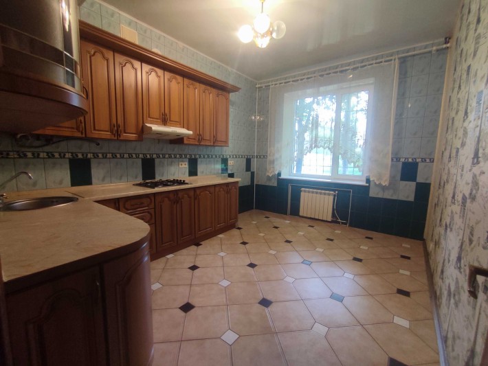 Продаж розкішної трикімнатної квартири на Червоній по вулиці Вокзальна - фото 1