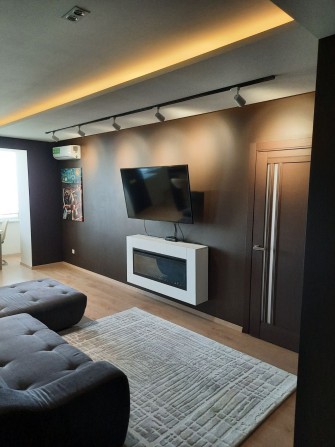 Продам квартиру з ремонтом та меблями - фото 1
