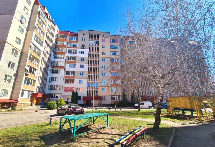 110 кв м Простора квартира по вул.Кравчука 11Б - фото 1