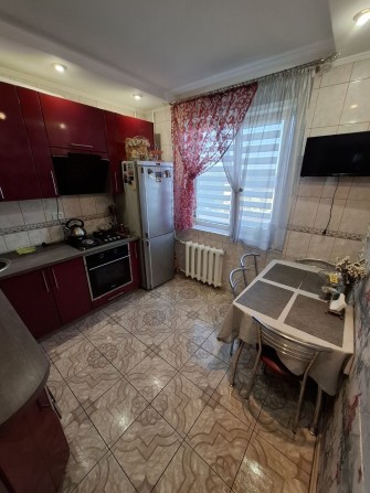 Продаж 2х.кв 10 мкр - фото 1