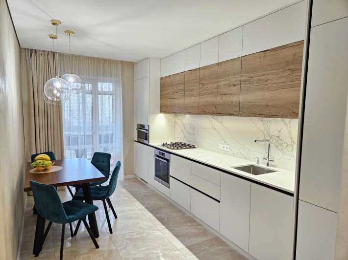 Продам 2-кімнатну квартиру з функціоналом 3-кімнатної по вул. ЗСУ, 1 - фото 1