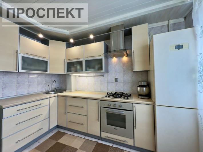 Продам 4 - кімн квартиру вул. Заливна - фото 1