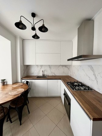 Краща 2 кімнатна квартира в самому центрі! 65м2! Укомплектована Купола - фото 1