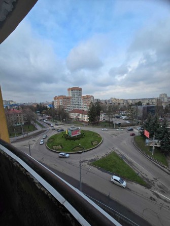 ; Продається простора 2-кімнатна квартира під ремонт - фото 1
