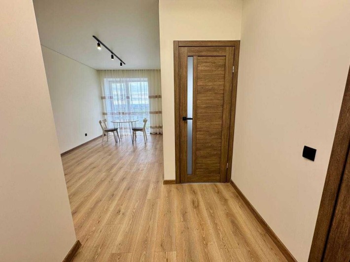 Продам 1К квартиру з ремонтом в новобудові - фото 1