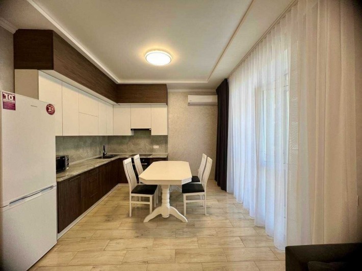 Продам 2 кімнатну квартиру в новобудові, в центрі міста. - фото 1