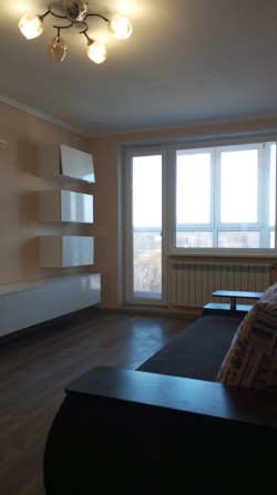 Продаю гарну 3 кiмнатну квартиру з меблями - фото 1