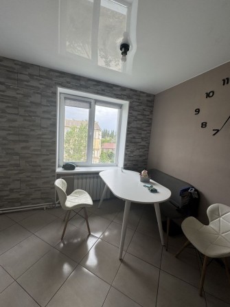 Продам 3-х ком квартиру - фото 1