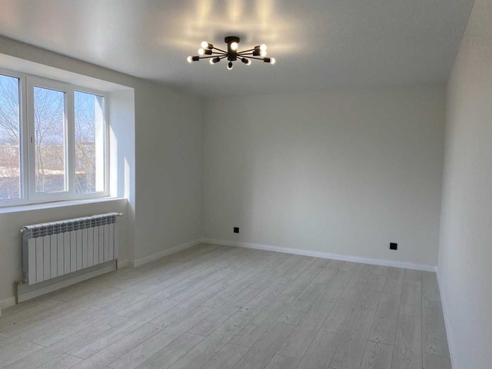 Продам 2 км квартиру з євроремонтом в новобудові - фото 1