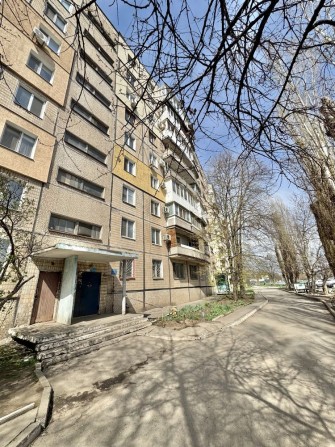 3 комн квартира на Ласточке Долгинцевский район - фото 1
