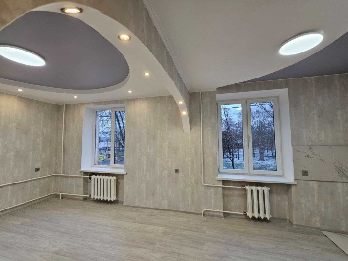 Продается просторная сталинка, после ремонта, пр. Почтовый - фото 1