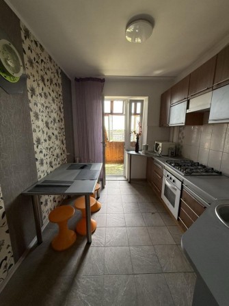 Продаж просторої 3-кімнатної квартири - фото 1