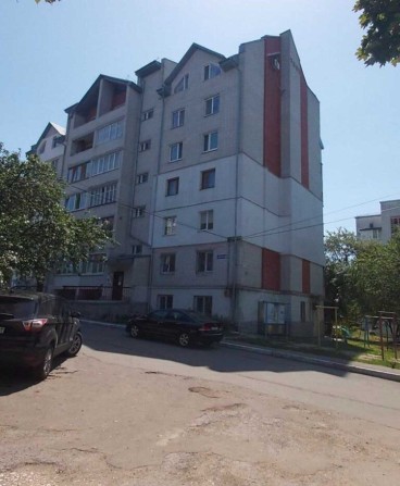 Продам трикімнатну квартиру вул. Довженка - фото 1