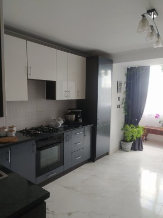 Продам 2 кімнатну квартиру 74-80м2. Корольова - фото 1