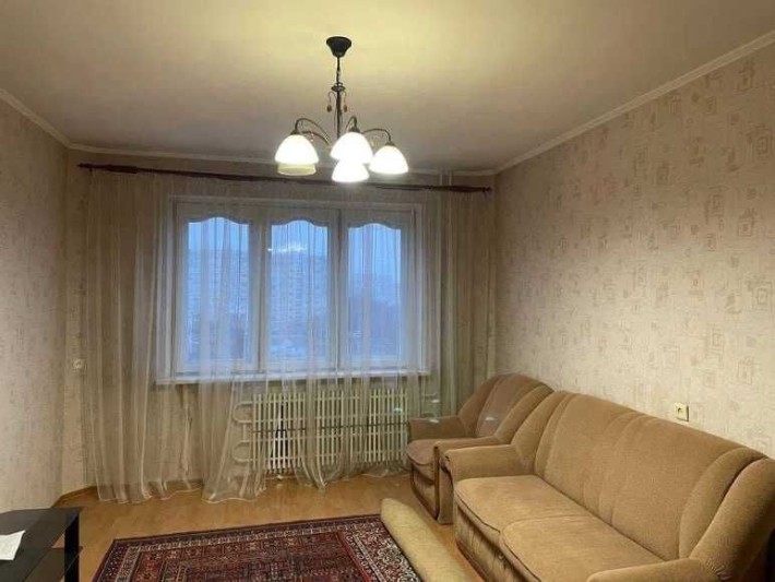 Продаж 3-кімнатної квартири вул. І.Виговського (р-н Металургів) - фото 1
