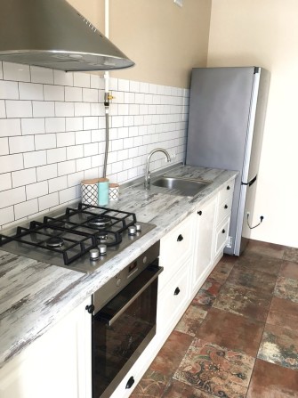 Продам чудову 2 - кімнатну квартиру - фото 1