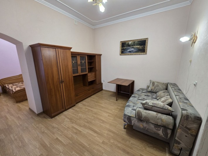 Продаж 3 кімнатна квартира в центрі Чернівців - фото 1