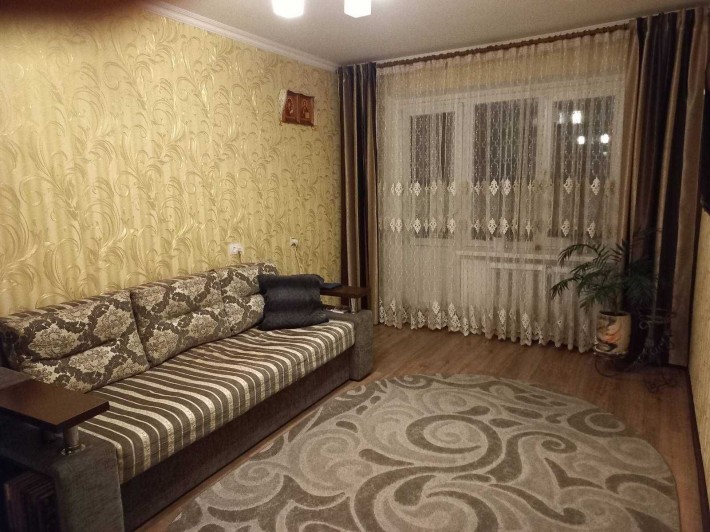 > Продається 2-кімнатна квартира з ремонтом і меблями! - фото 1