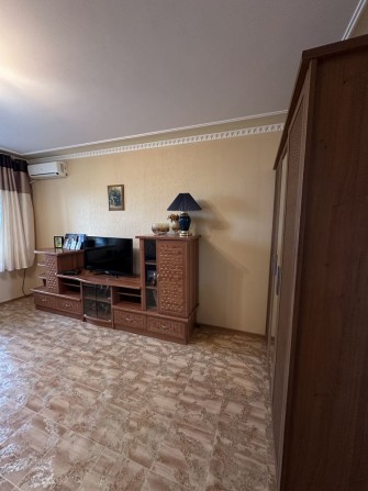продам 2к квартиру в районі з розвиненою інфраструктурою - фото 1