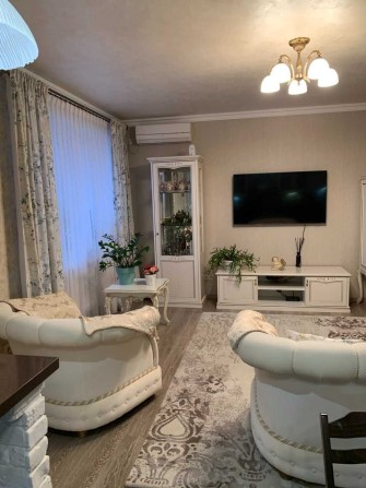 Центр міста. Цегляна новобудова. Прождаж просторої квартири. - фото 1