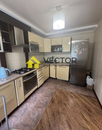 Продаж 3-х кімнатної квартири в спальному районі міста - фото 1