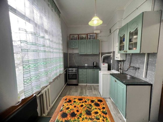 Продаж 1- кімнатної квартири - де не потрібно рахувати поверхи! Ровно